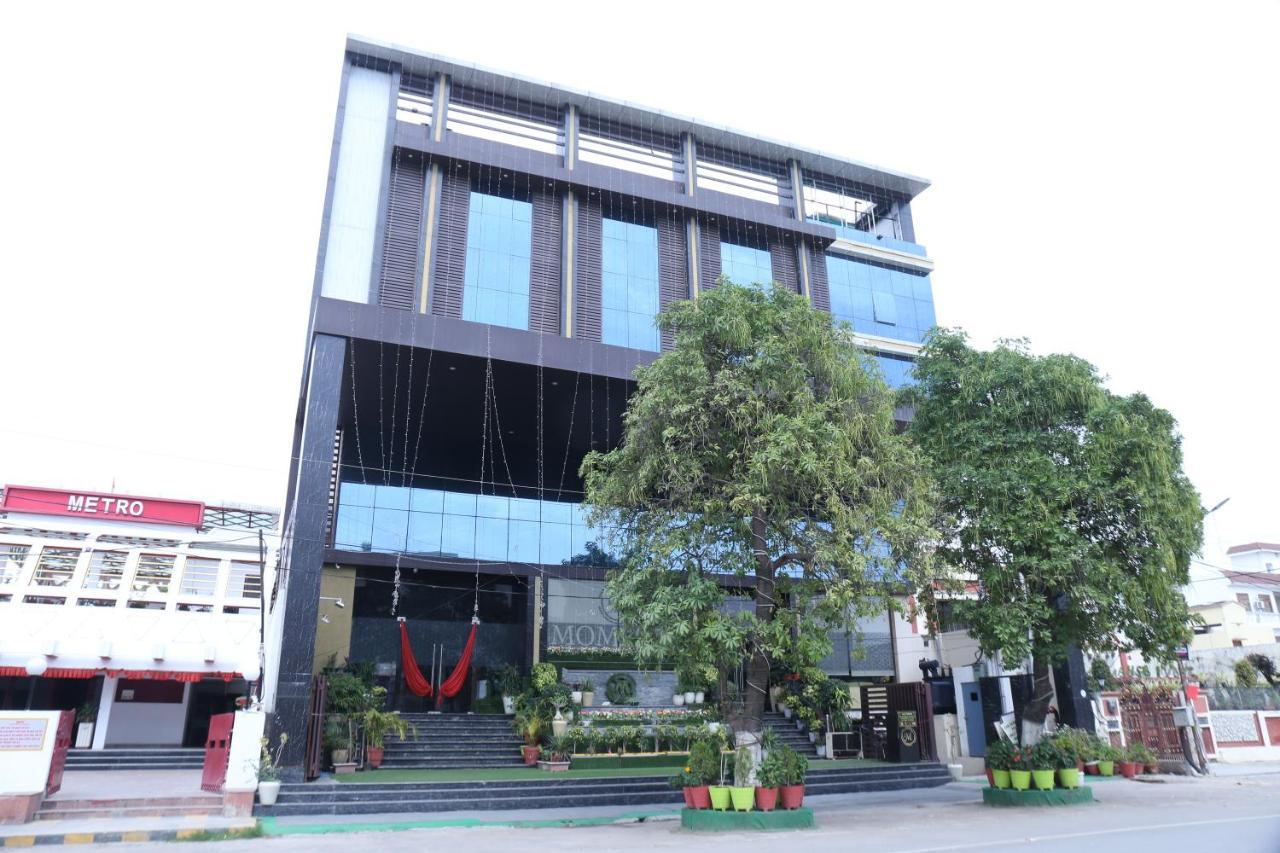 Hotel Moments Lucknow Ngoại thất bức ảnh