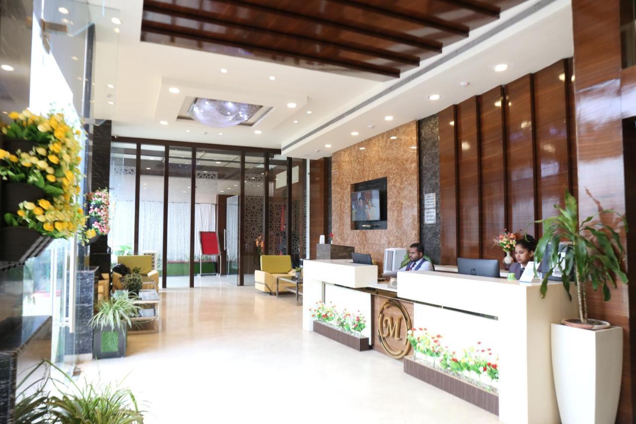 Hotel Moments Lucknow Ngoại thất bức ảnh